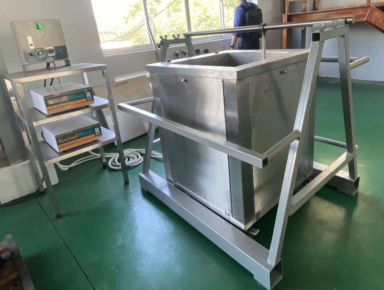 Cung cấp bể rửa siêu âm 288L – Khu vực miền Nam